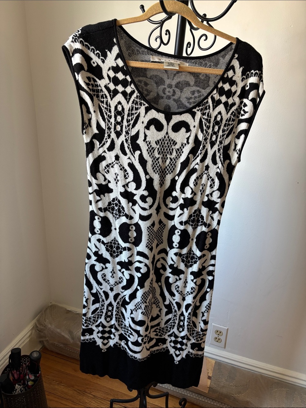Max Studio Black and White Knit Top